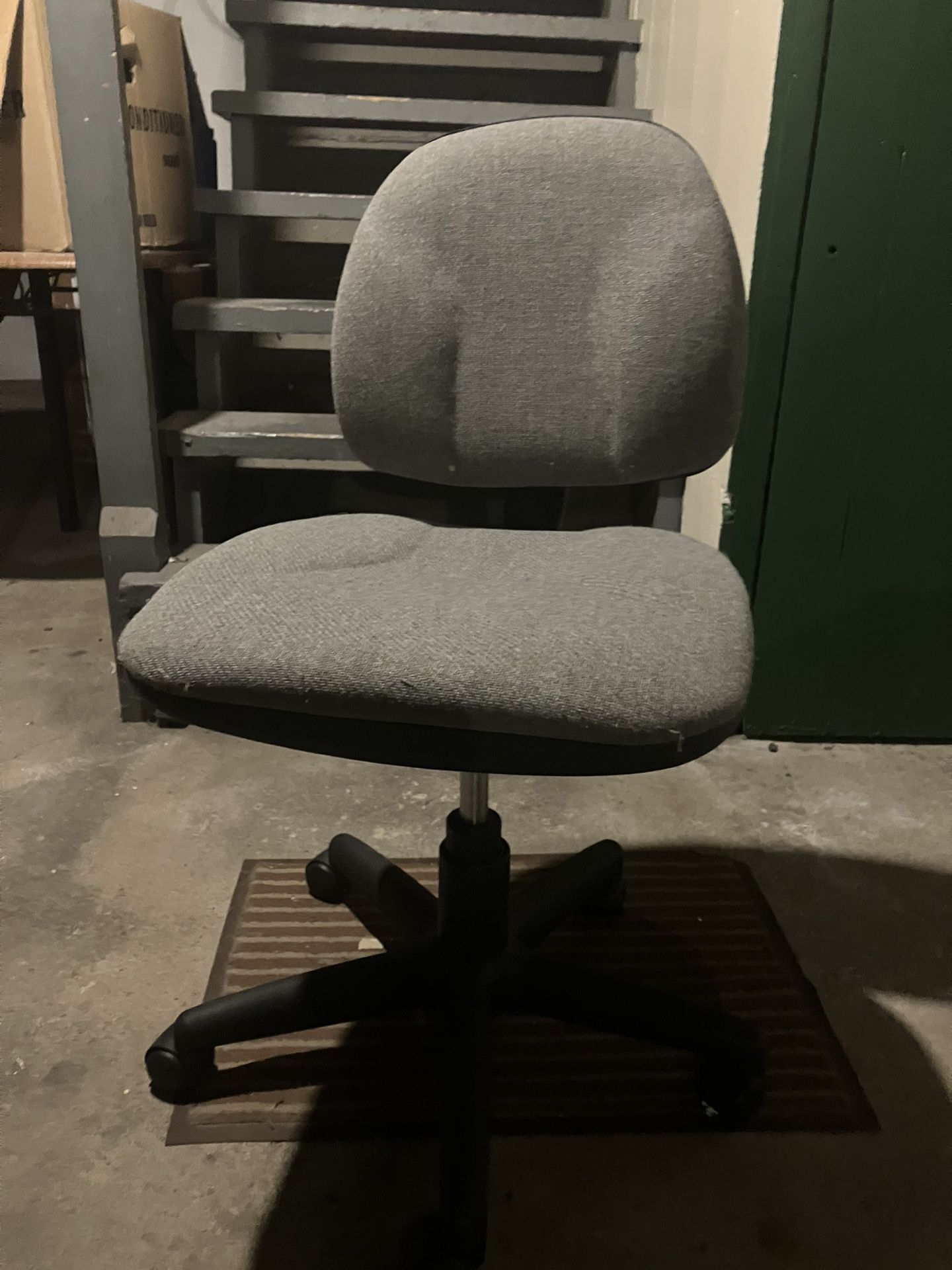 Office Desk Swivel Chair
