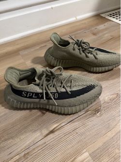 Adidas Yeezy size 6.5 men/ 8 women