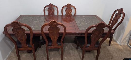 Elegant Formal Dining Set - Extendable Table & 6 Carved Chairs (Great Condition)