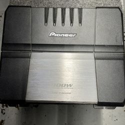 Pioneer 800 Watt Amp