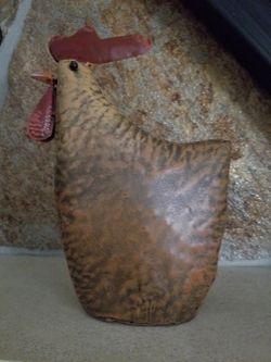Rustic metal rooster decor