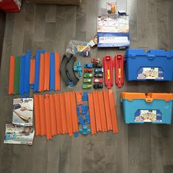 Hot Wheels Track Builder Stunt Box & Multi Loop Box Lot + 9 Cars