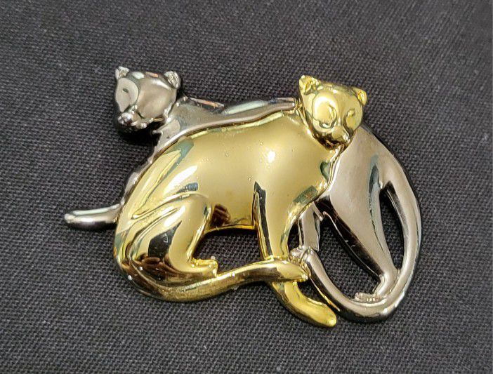 LC LIZ CLAIBORNE Signed Brooch, Pin, Accessory! Big Cat/Feline/Puma! Two Tone Gold & Silver Pair of Panthers! Save The Cats! Beautiful!