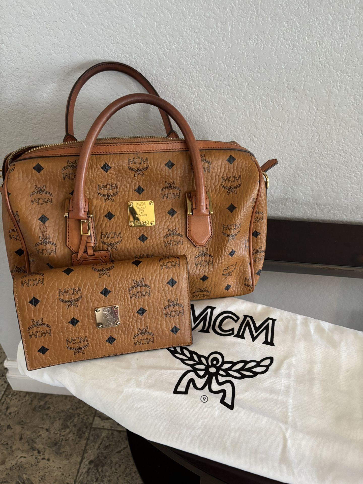 100% authentic MCM Purse And Wallet Heritage Collection