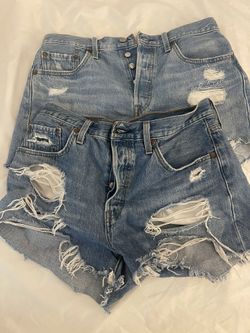 501 Women’s Levi Shorts 