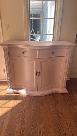 Very sturdy cabinet