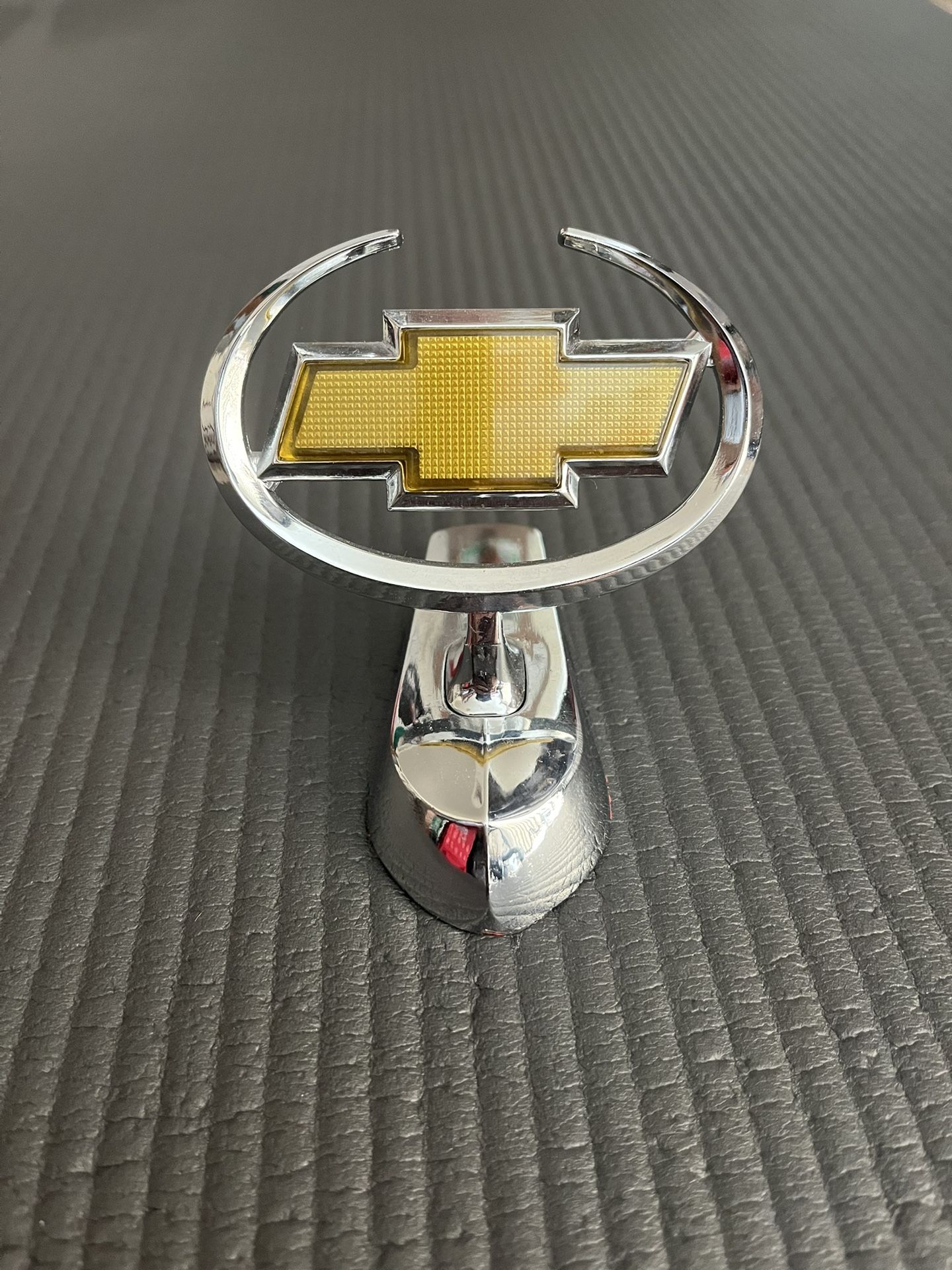 Chevrolet Logos Hood Ornament
