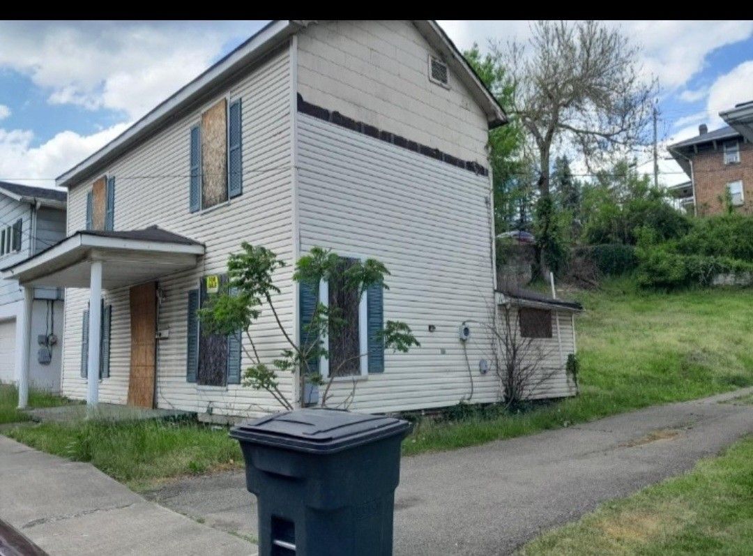 Lot 40 By 100 With Dilapidated House 