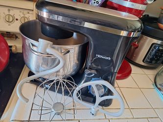 6.5 Qt. Mixer- Almost New