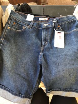 Misses Levi shorts with cuff size 8