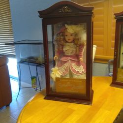 1999 Camellia Garden Collection Genuine Porcelain 16 Inch Doll