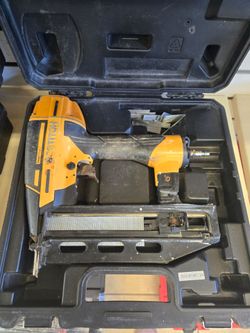 Bostitch Pneumatic Finish Nailer with Case 16GA
