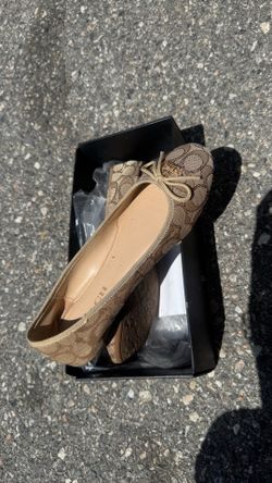 Coach flats