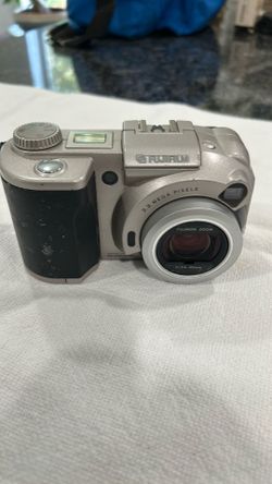 Dutiful digital camera