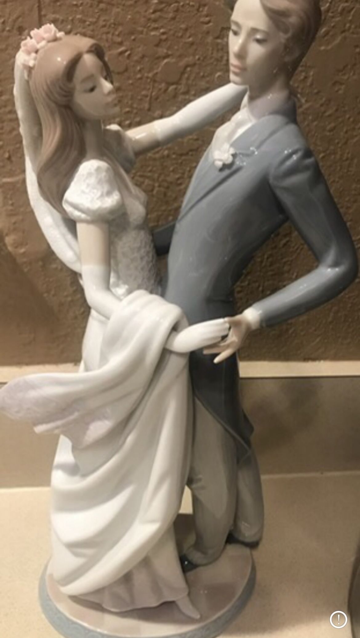 Lladro I Love You Truly Figurine
