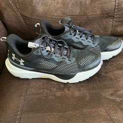 Under Armour Mens Infinite  Pro Trail Running Shoe