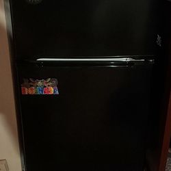 Attic King mini Fridge 