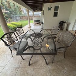 Patio Table with 4 Chairs 