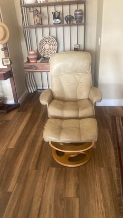 LeatherRest by Lane Reclining Swivel Chair with Ottoman