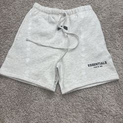 Oatmeal essentials shorts Size small