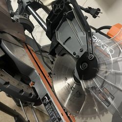 Serrucho /Mitter Saw Like New 