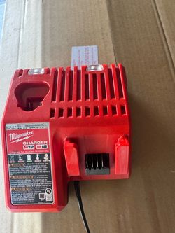 M12 and M18 12- Volt/18-Volt Lithium-lon Multi-Voltage Rapid Battery Charger