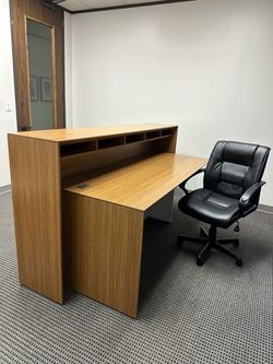 Reception desk