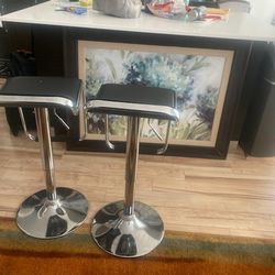 Furniture. Table Or Bar Chairs