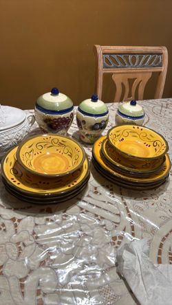 Dinnerware Set