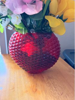 Red Diamond Textured Glass Vase with Artificial Flowers