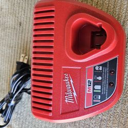 Milwaukee M12 Charger