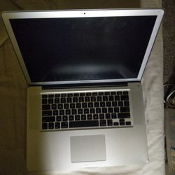 Macbook Pro (A1286) 2009/2010 Core 2 Duo 4gb  Needs Battery And Hard Drive