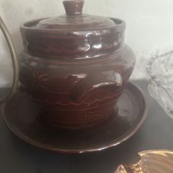 Vintage Daisy Dot Bean Pot 