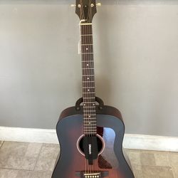 Guild D-20:Acoustic Guitar With Case 
