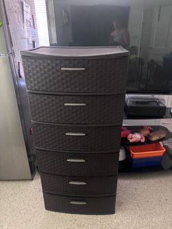 Plastic dresser