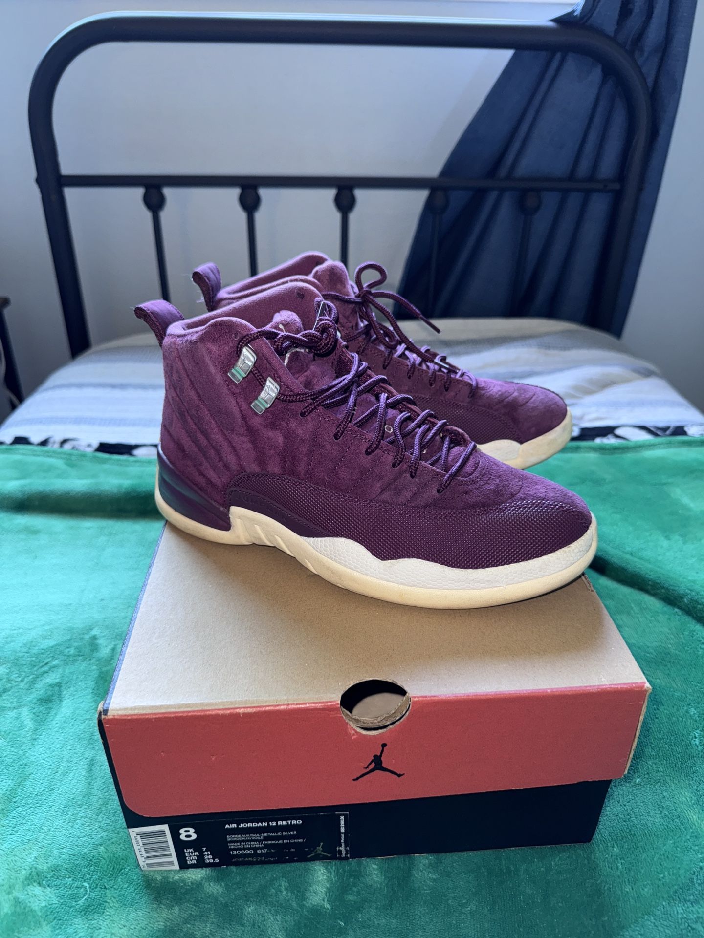 Jordan 12 Bordeaux Size 8