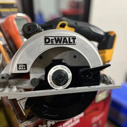$ 120 Dewalt Surcular Saw 6 1/2