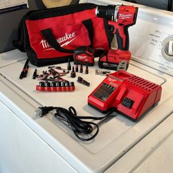 Milwaukee V20 Drill 
