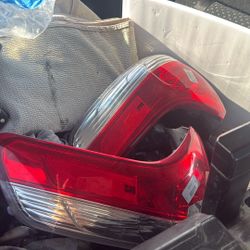 Toyota Sienna Tail Lights 