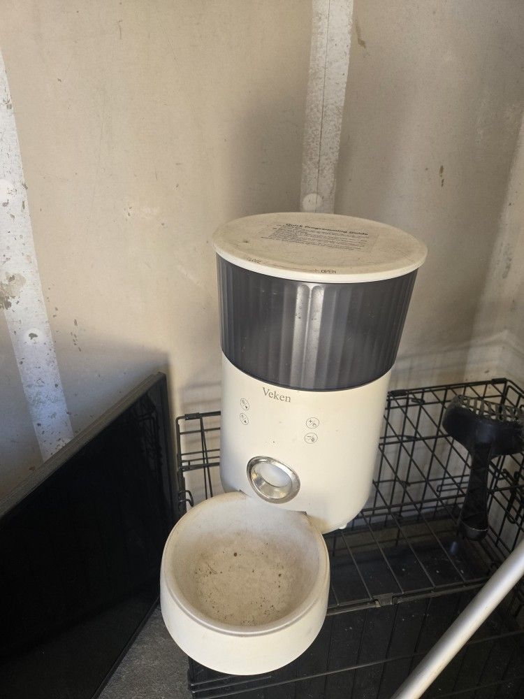 Automatic Pet Feeder