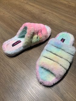 Slippers size 6