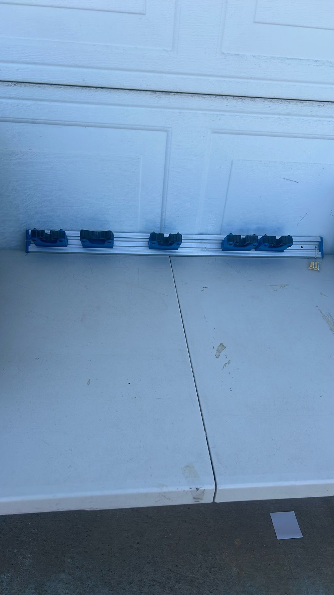 28in Hang Up Storage Unit