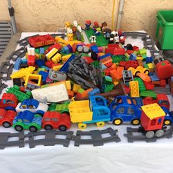 Big Lots Of Duplo Lego 