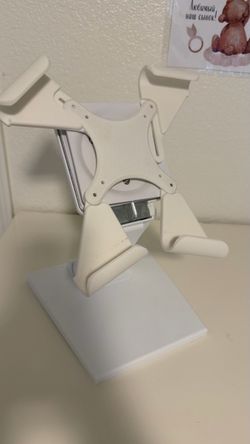 Monitor/laptop stand