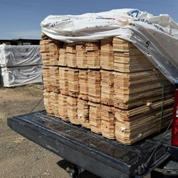 Cedar Dog Eared Fence Picket Pallet 