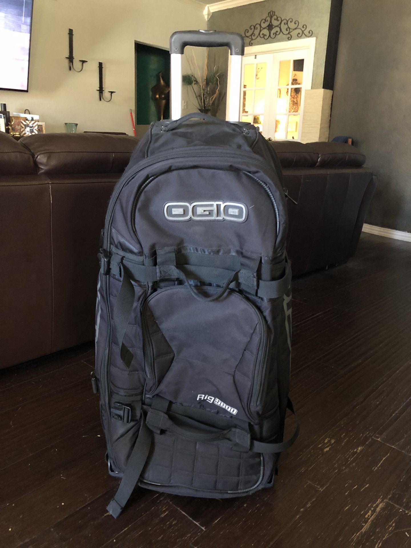 OGIO Rig 9800 Gear Bag Sled Wheeled Rolling Duffle Travel Suitcase Black