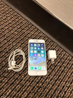 Apple Iphone 7 128GB Silver Unlocked - Fully Functional - Tested - Extras