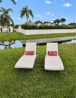 Chaise Lounge Chairs