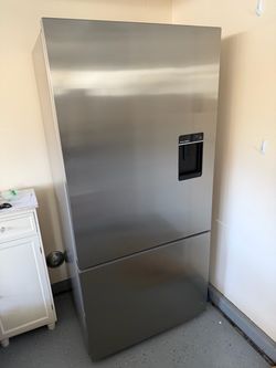 Fisher & Paykel Fridge - please pick up today