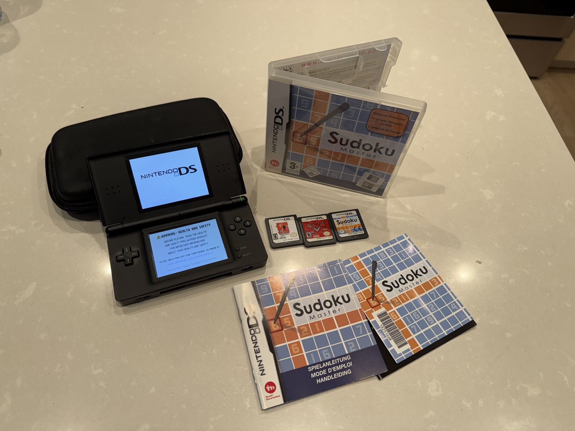 Nintendo DS Lite Bundle – Works Perfectly